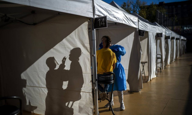 Εμβόλιο κορονοϊού: Από Ιανουάριο οι εμβολιασμοί σε Ιταλία, Ισπανία - Πότε «βλέπουν» ανοσία αγέλης 