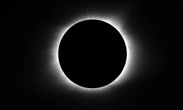 Ολική έκλειψη Ηλίου και βροχή διαττόντων αστέρων στις 14 Δεκεμβρίου - Δείτε πού θα είναι ορατή