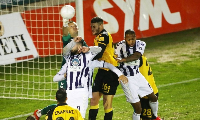 Super League – ΑΕΚ: Έπαιζε με... λάθος φανέλα ο Χνιντ! (video+photo)