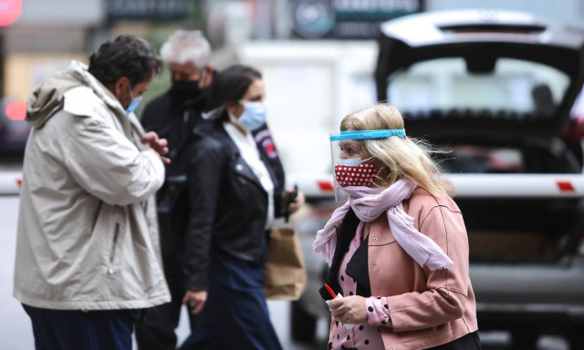 «Βόμβα» Εξαδάκτυλου - Κορονοϊός: Χωρίς lockdown θα είχαμε πάνω από 10.000 κρούσματα