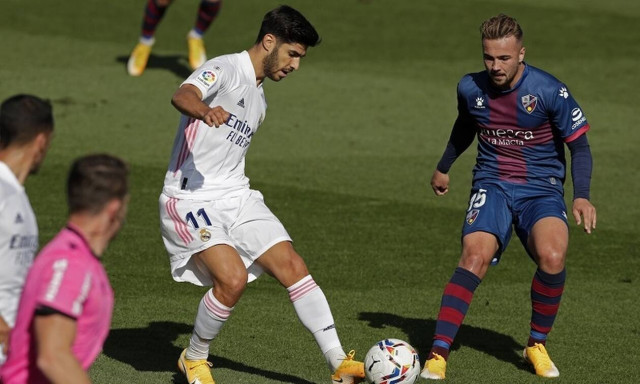 Κορονοϊός: «Ραγίζει» καρδιές το κλάμα ποδοσφαιριστή – Η γιαγιά του δίνει μάχη (videos)