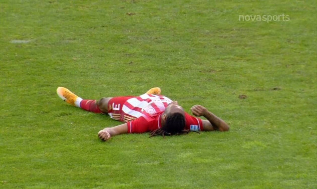 Super League – Ολυμπιακός: «Τρόμαξαν» με Σεμέδο στη Λαμία – «Έχασε» τις αισθήσεις του (video)