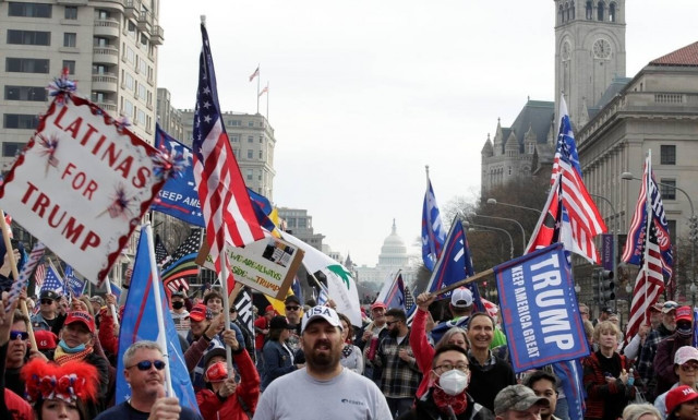 ΗΠΑ: Χιλιάδες οπαδοί του Τραμπ, διαδήλωσαν στην Ουάσινγκτον πεπεισμένοι πως νίκησε στις έκλογες 