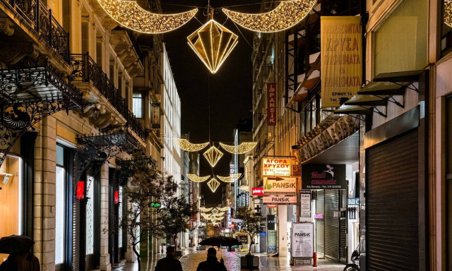 Lockdown: Έτσι θα κάνουμε Χριστούγεννα - «Καμία οικογένεια να μην θεωρείται ασφαλής»