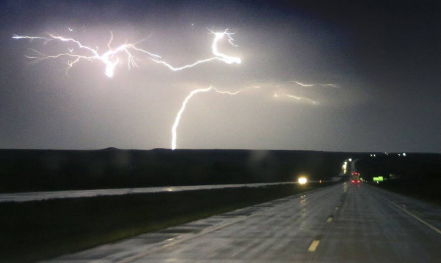 Κακοκαιρία: Μεγάλη προσοχή τις επόμενες ώρες - Ισχυρή σύσταση για αποφυγή άσκοπων μετακινήσεων