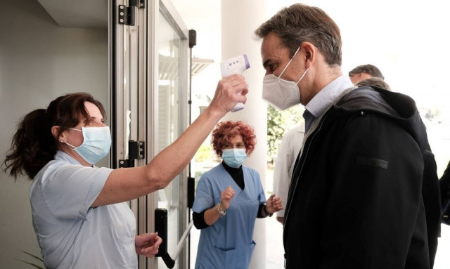 Εμβόλιο κορονοϊού: Τα στοιχεία που «τρομάζουν» την κυβέρνηση και τον Κυριάκο Μητσοτάκη