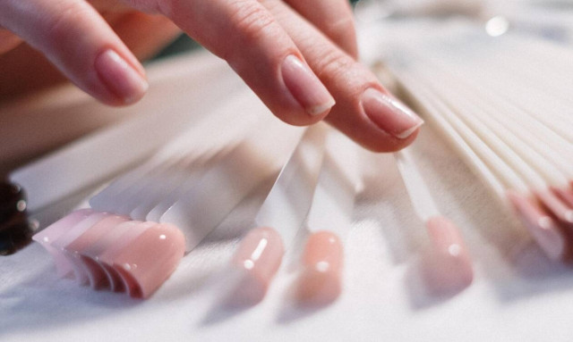 Σημάδια στα νύχια: Τι σημαίνουν;