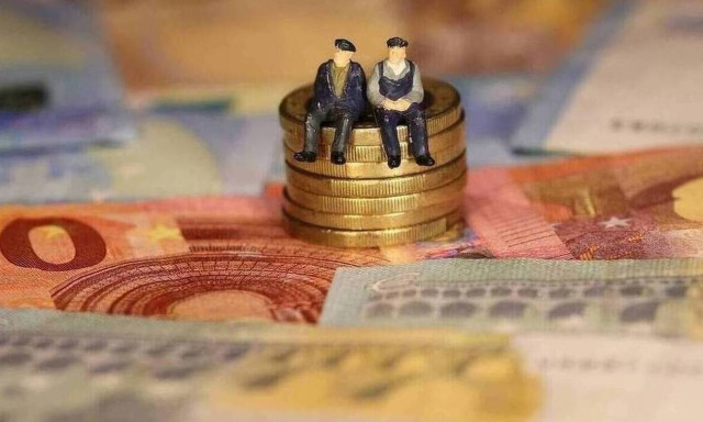 Αυξήσεις στις συντάξεις: Ποιοι θα πάρουν έως και 230 ευρώ επιπλέον (Πίνακες και παραδείγματα)