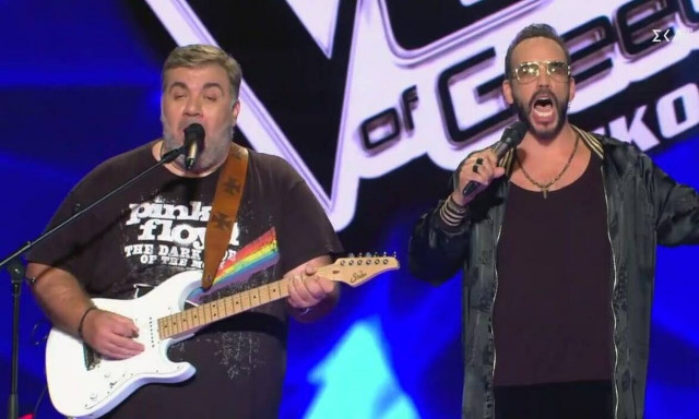 The Voice: Ξεσήκωσαν τους πάντες Σταρόβας - Μουζουράκης τραγουδώντας… σαλονικιώτικα (vid)