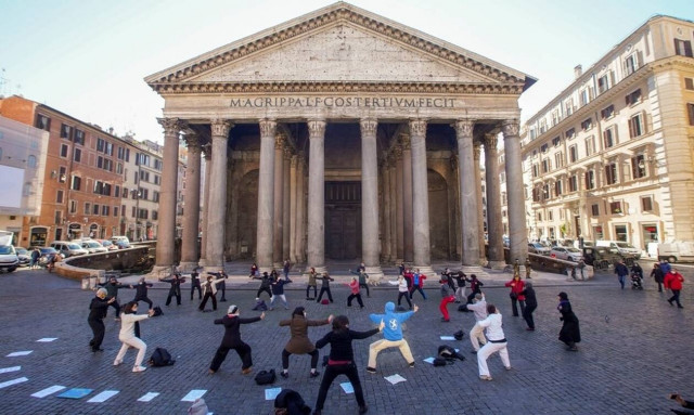 Γερνά ο πληθυσμός της Ιταλίας - Ρεκόρ θανάτων μετά τον Β΄ Παγκόσμιο Πόλεμο          