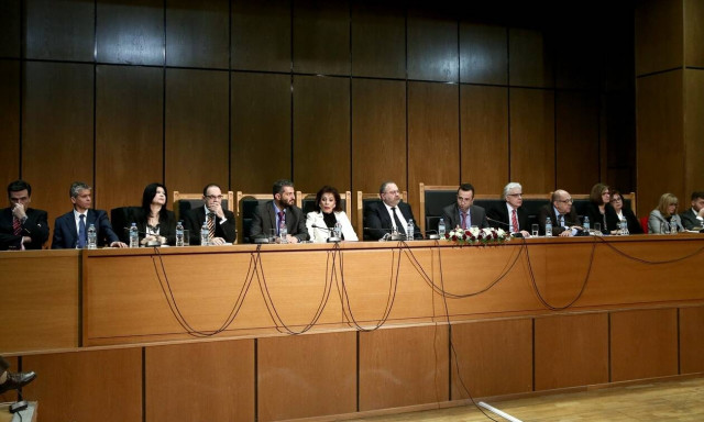 Κορονοϊός Να εμβολιαστούν κατά τα προτεραιότητα ζητούν οι Εισαγγελείς