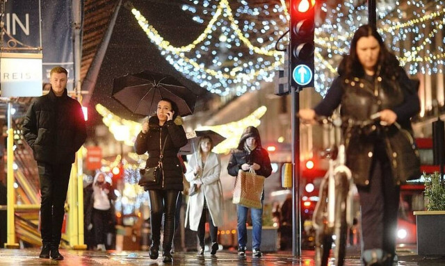 Κορονοϊός: Εικόνες χάους σε Βρετανία και Γερμανία – Όλοι στους δρόμους πριν το νέο lockdown