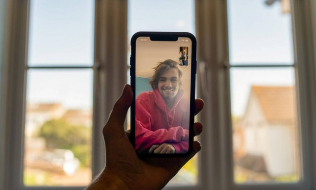 Αυτές τις γιορτές θα τις απολαύσουμε μαζί με τους αγαπημένους μας, ακόμη και αν βρίσκονται μακριά 