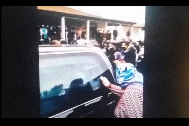 Κορονοϊός - Βόλος: Βαριά «καμπάνα» για τον απίστευτο συνωστισμό σε κηδεία Ρομά