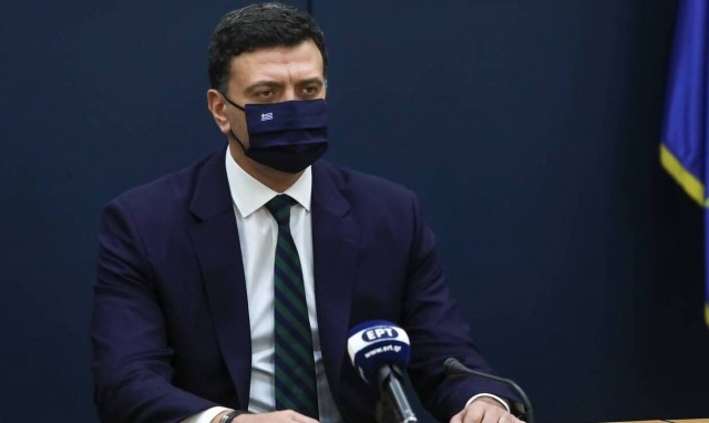 Κικίλιας: Μόνο ντροπή για τα συνθήματα που έγραψαν τα μέλη του Ρουβίκωνα στο σπίτι της διοικήτριάς