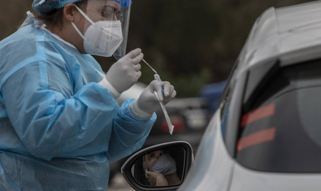 Κορονοϊός: Τι οδήγησε τη Δυτική Αττική σε αυστηρό lockdown – Ποιες άλλες περιοχές κινδυνεύουν