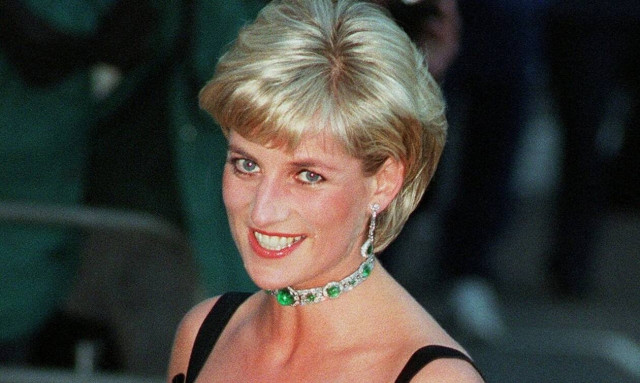 Νταϊάνα: Η ιστορία πίσω από το «φόρεμα της εκδίκησης» – Η Ελληνίδα σχεδιάστρια και ο άπιστος Κάρολος