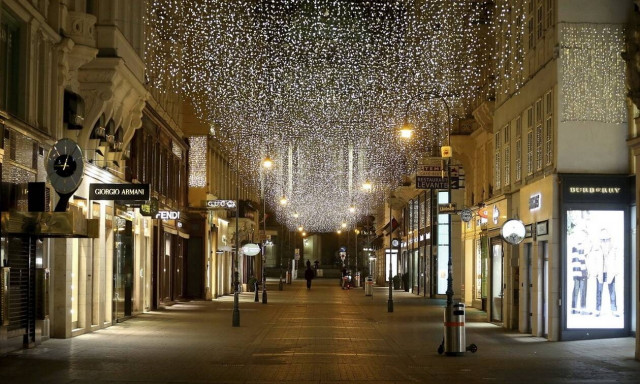 Πανδημία: Τα Χριστούγεννα του κορονοϊού - Με lockdown και περιοριστικά μέτρα η Ευρώπη