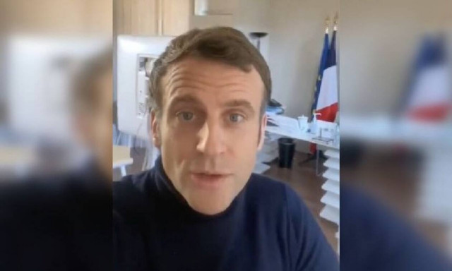 «Είμαι καλά, έχω κόπωση, πονοκεφάλους και βήχα»: Το μήνυμα Μακρόν για να καθησυχάσει τους Γάλλους