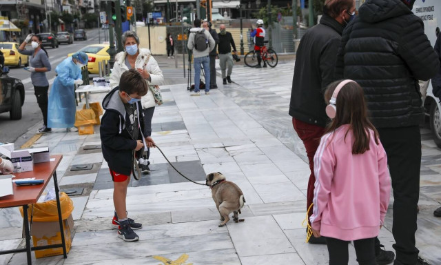 Κορονοϊός: «Ο ϊός έχει μπει στις οικογένειες, θέλει προσοχή»