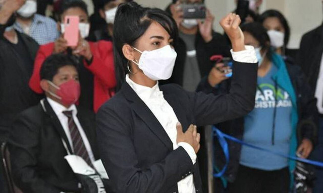 Βολιβία: Ιστορική στιγμή – 19χρονη παίκτρια ορκίστηκε Υφυπουργός Αθλητισμού! (video+photos)