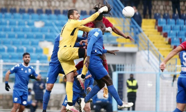 Κορονοϊός: Θετικοί 9 παίχτες της ποδοσφαιρικής ομάδας της Λαμίας