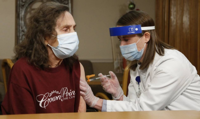 Τρόμος στην Ευρώπη από τη μετάλλαξη του κορονοϊού: Ο ρυθμός μετάδοσης και η αγωνία για το εμβόλιο