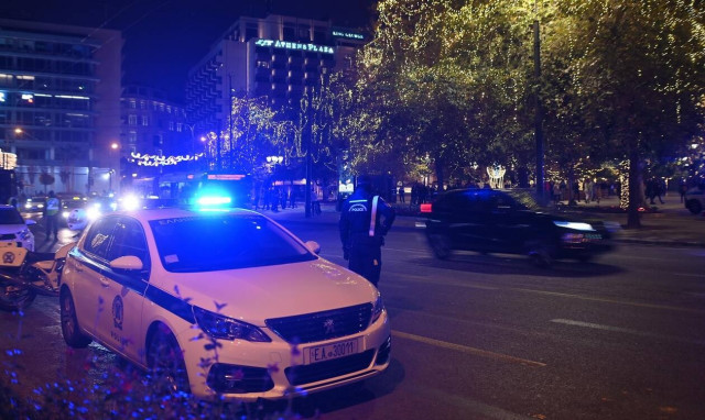 Κορονοπάρτι στον Άλιμο: Επέμβαση της αστυνομίας - «Έβρεξε» πρόστιμα