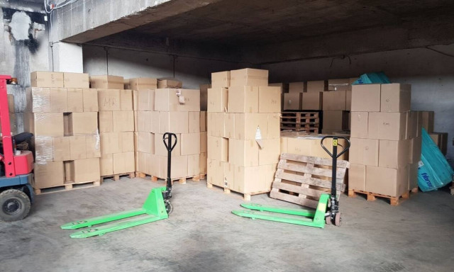 Ο «μεγιστάνας» των λαθραίων τσιγάρων: Οι φιλανθρωπίες, η βόμβα και η Μύκονος