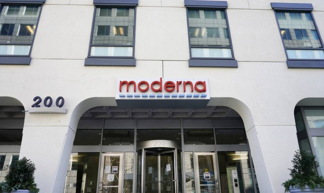 Κορονοϊός: «Πράσινο φως» από την αμερικανική CDC στη χρήση του εμβολίου της Moderna από ενήλικες