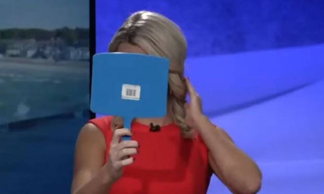 Τρελό γέλιο: Όταν οι ρεπόρτερ παθαίνουν… ζημιά On Air (vid)