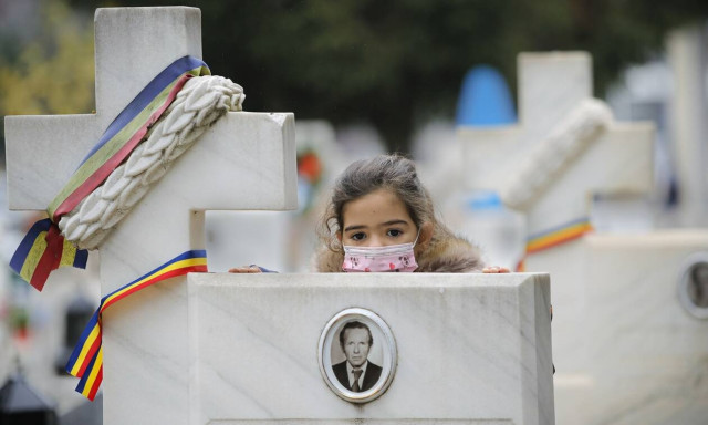 Μετάλλαξη κορονοϊού: Παγκόσμια ανησυχία για το νέο στέλεχος - Για «φυσιολογική εξέλιξη» μιλά ο ΠΟΥ