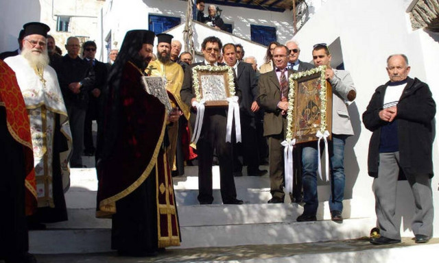 Χριστούγεννα: Το έθιμο του «κάβου» στην Τήνο