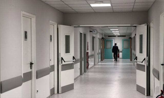 Κρούσματα σήμερα: Ανησυχία για τον χαμηλό ρυθμό μείωσης των διασωληνωμένων