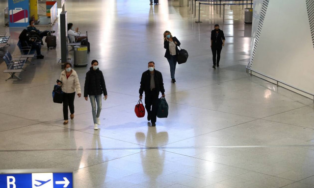 Aπό την Παρασκευή η 10ημερη καραντίνα για όσους φτάνουν από Βρετανία