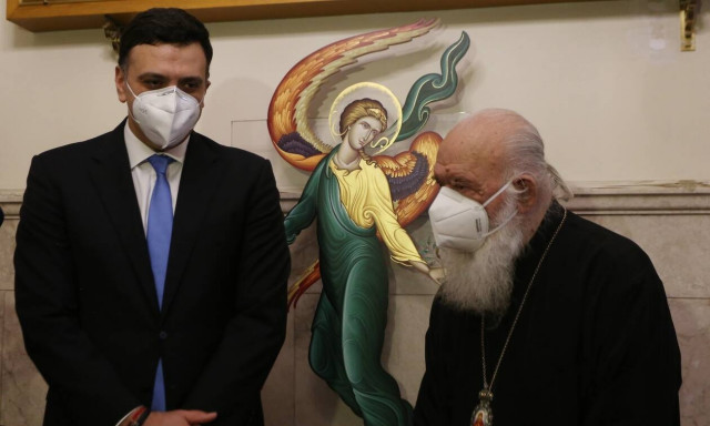 Κικίλιας: «Η Εκκλησία να βοηθήσει στον εμβολιασμό» - Ιερώνυμος: «Θα έκανα πρώτος το εμβόλιο»