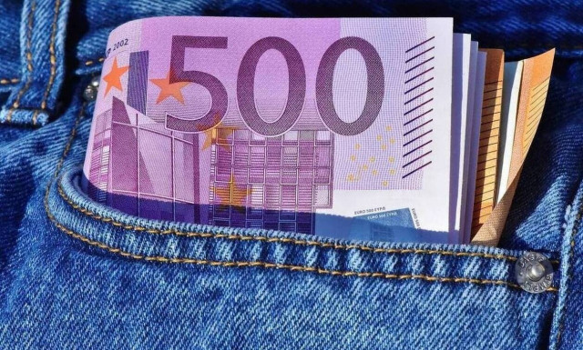 Ελεύθεροι επαγγελματίες: Έκτακτο επίδομα - Πότε θα καταβληθεί και ποιους αφορά