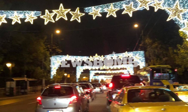 Ρεπορτάζ Newsbomb.gr:Της «κολάσεως» στο κέντρο της Αθήνας - «Βούλιαξε» το Σύνταγμα, παρά το lockdown