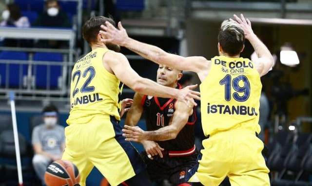 Euroleague: Δεν έφταναν στον Ολυμπιακό τα τρίποντα και νίκησε η Φενέρμπαχτσε
