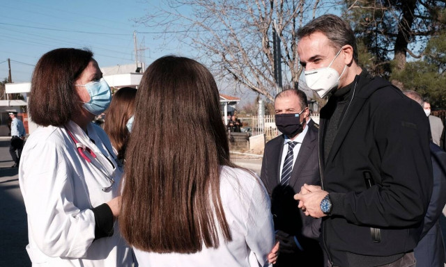 Μητσοτάκης: «Βλέπουμε πια το φως στην άκρη του τούνελ - Προσοχή τα Χριστούγεννα»