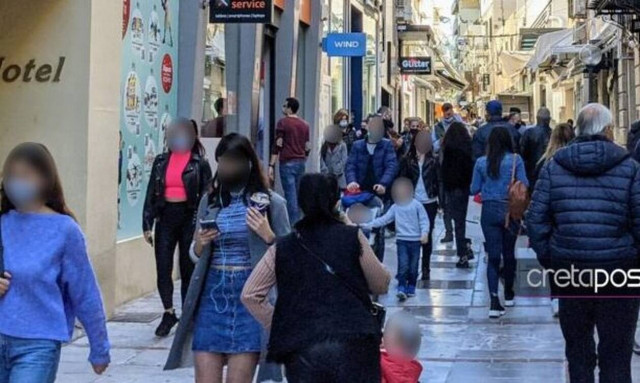 Κρήτη: Κοσμοσυρροή στο… Ηράκλειο για τα τελευταία ψώνια πριν τα Χριστούγεννα