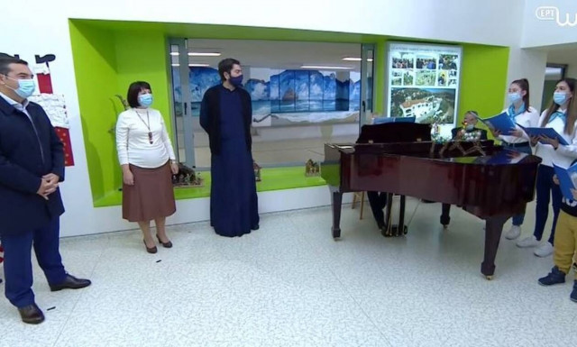 Η «Κιβωτός του Κόσμου» έψαλλε το «Bella Ciao» στον Αλέξη Τσίπρα (video)