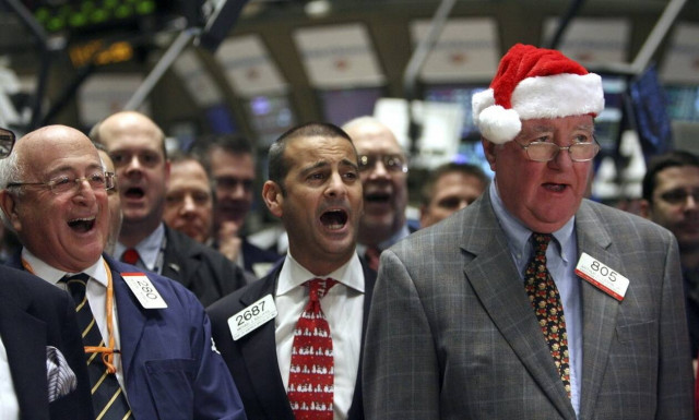 Άνοδος στην «κουτσουρεμένη» συνεδρίαση της Wall Street - Μικρά κέρδη για το πετρέλαιο