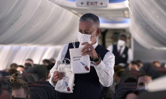 Κορονοϊός - ΗΠΑ: Φόβος για τη νέα μετάλλαξη - Μόνο με αρνητικό τεστ οι επιβαίνοντες από Βρετανία