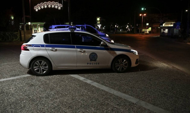 Βόλος - Απίστευτο περιστατικό: Έκανε κορονοπάρτι για τον... χωρισμό του γιού του