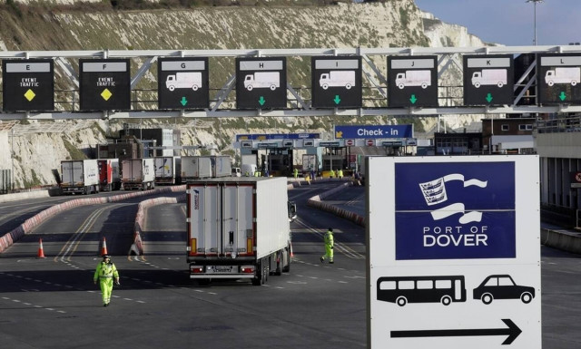 Βρετανία: Αναχώρησαν από το Ντόβερ 4.500 νταλίκες που είχαν μπλοκαριστεί