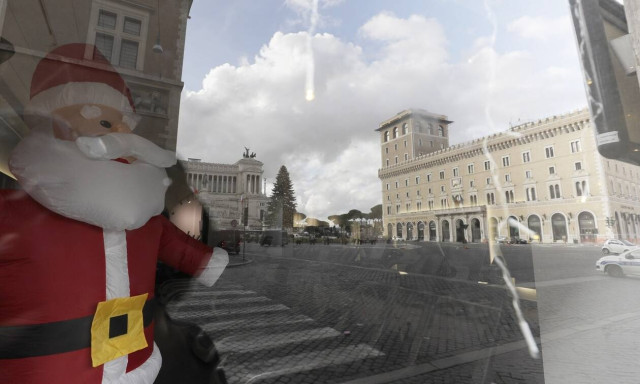 Κορονοϊός - Ιταλία: Κοντεύουν τις 20.000 τα νέα κρούσματα - Έφτασαν στη Ρώμη τα πρώτα εμβόλια