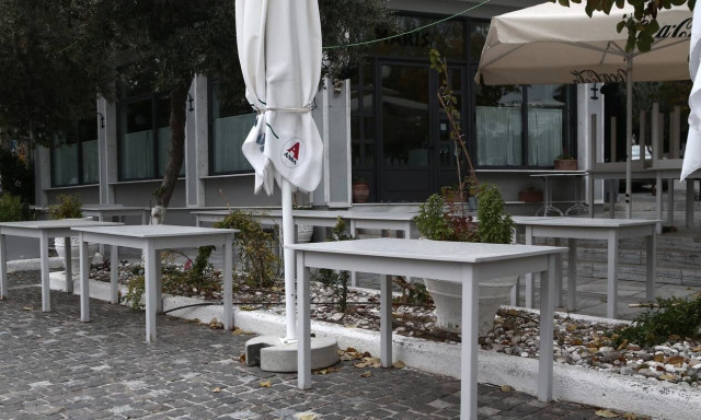 Lockdown: «Βόμβα» Παπαθανάση για την εστίαση - Πότε θα ανοίξουν καφέ, μπαρ και εστιατόρια;