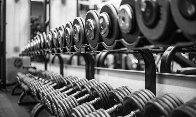 Φρίκη: Έλιωσε το κεφάλι της μητέρας του με βαράκι επειδή την λυπόταν!