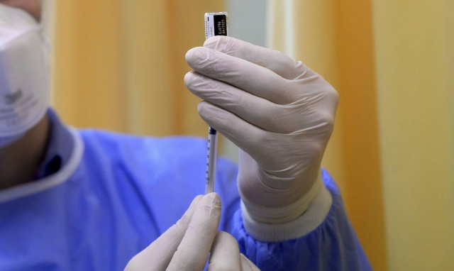 Κορονοϊός: Πώς θα κλείσουμε ραντεβού για το εμβόλιο - Οι ομάδες που προηγούνται και η διαδικασία